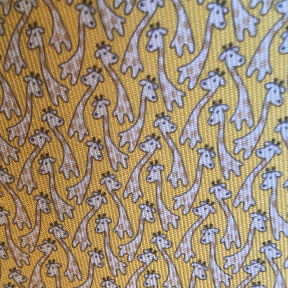 Ferragamo Giraffe-Print Silk Tie - Picture 2 of 16